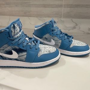 Air Jordan 1’s Mid!